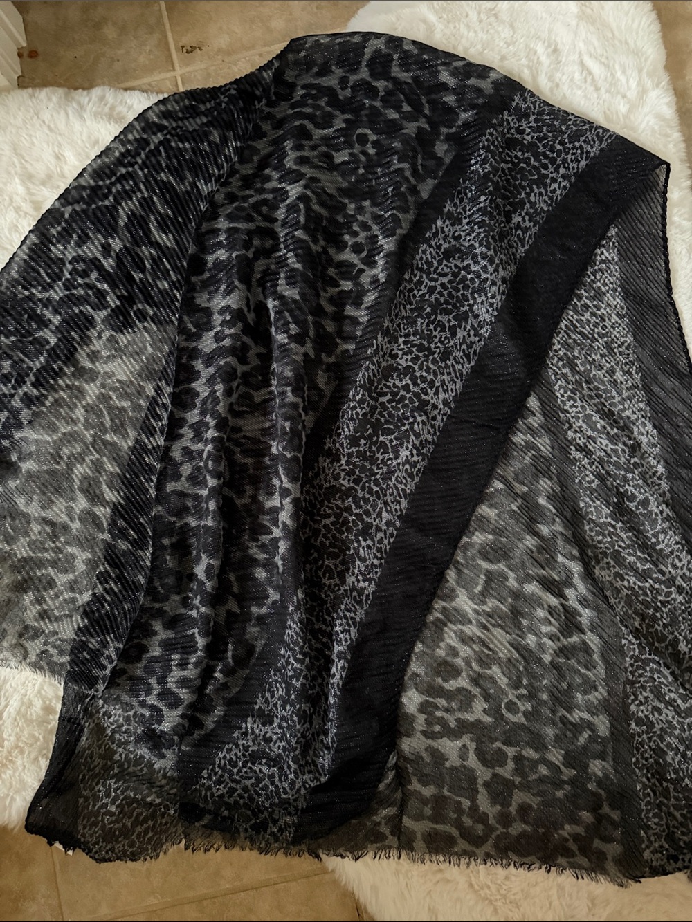 NWT Jessica McClintock Black and Gray Leopard Print Sheer Wrap Scarf